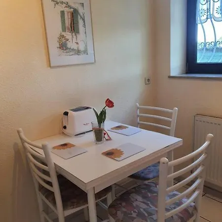 Gemutliche Souterrainwohnung *